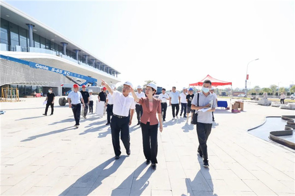 胡雪梅調(diào)研國慶期間不停工重點(diǎn)項(xiàng)目、商貿(mào)旅游消費(fèi)工作