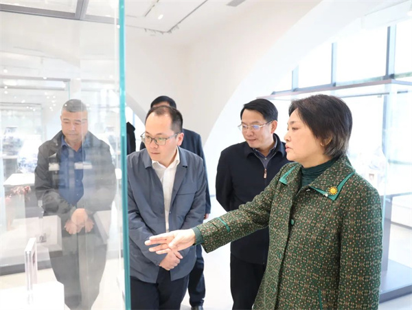 中國(guó)五冶集團(tuán)一行蒞臨市城投集團(tuán)調(diào)研座談