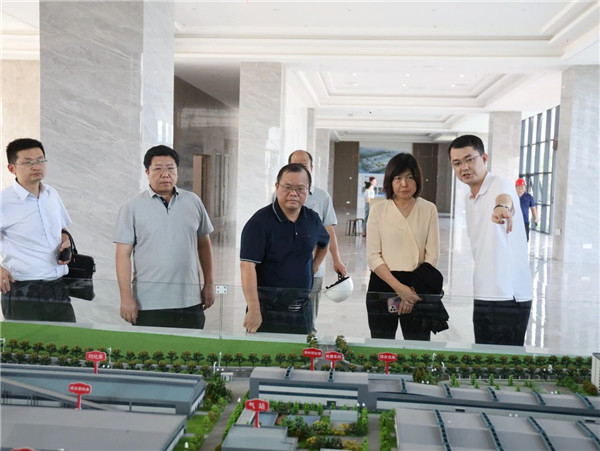 廣發(fā)銀行秦曉晶一行調(diào)研江西透光陶瓷新材料項目